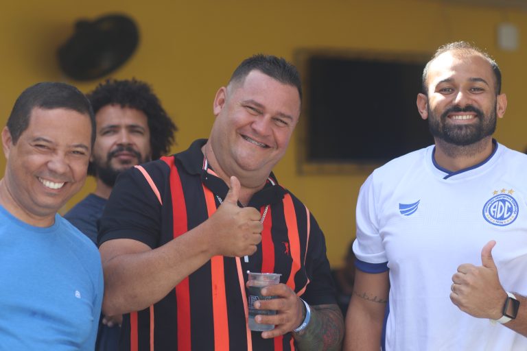 FESTA DO DIA DOS PAIS É MARCADA POR FUTEBOL, PAGODE E DIVERSÃO