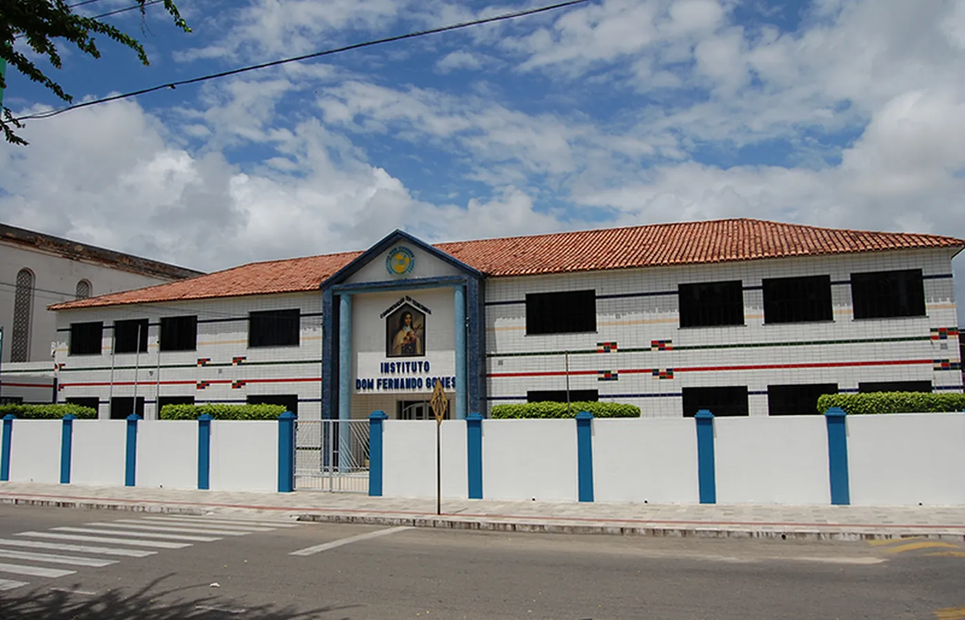 Fachada do Instituto Dom Fernando Gomes